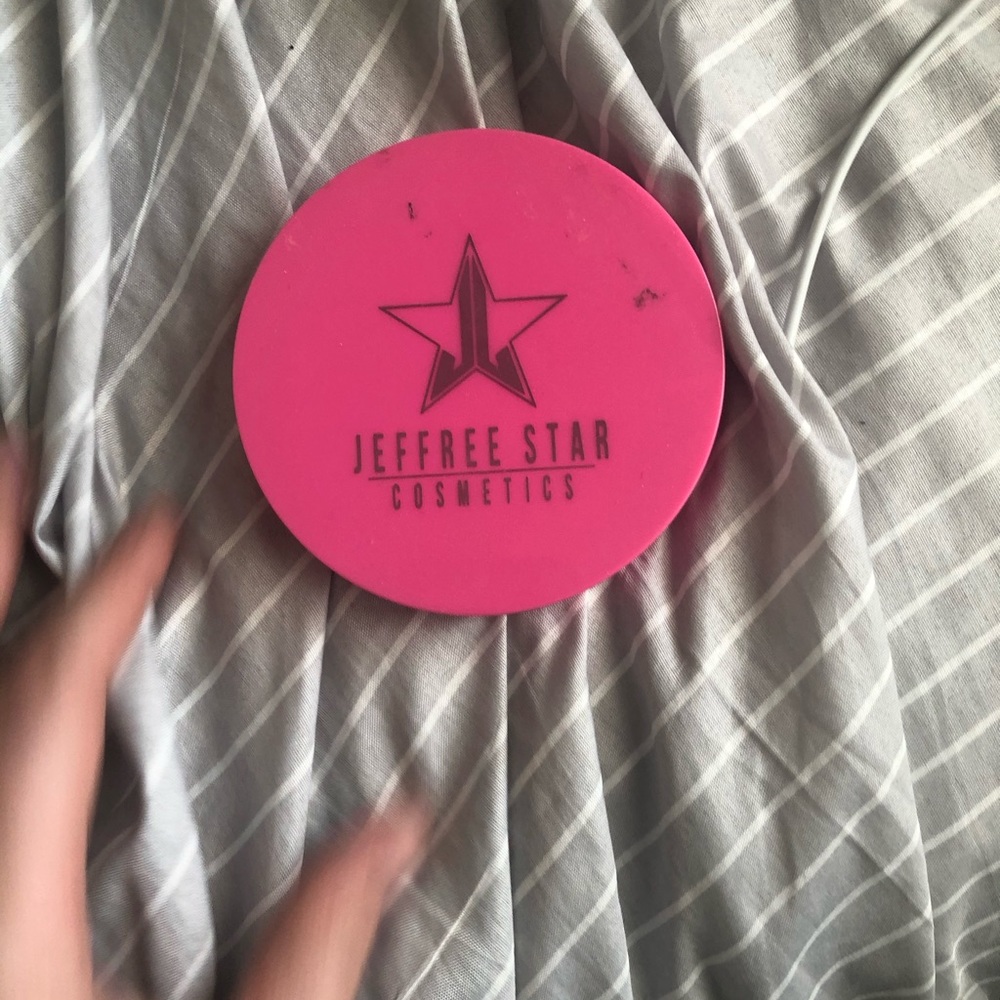 Jeffree ✰ Regina George highlighter